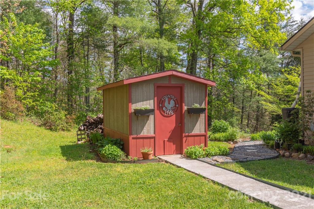 47 Sams Road Weaverville, NC 28787 - Photo 27 of 35 Gallery Image 27