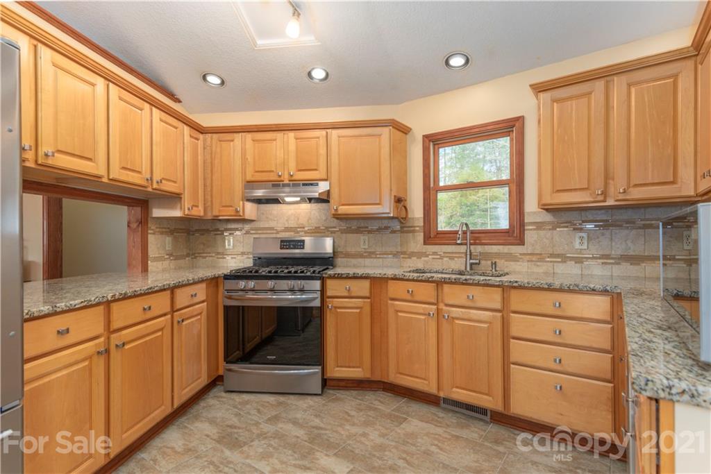 47 Sams Road Weaverville, NC 28787 - Photo 9 of 35 Gallery Image 9