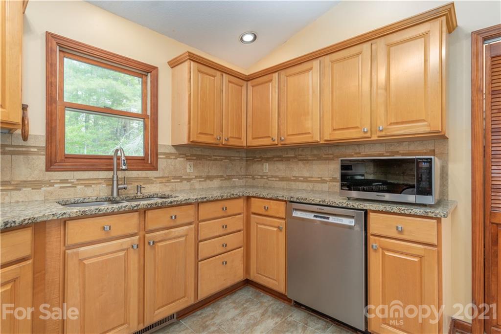 47 Sams Road Weaverville, NC 28787 - Photo 10 of 35 Gallery Image 10