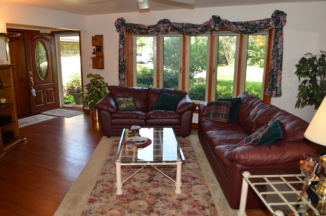 29W281 Wagner Road Naperville, IL 60564 - Photo 5 of 24