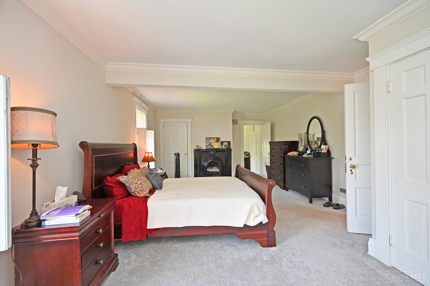 6900 Drake Road Cincinnati, OH 45243 - Photo 21 of 44