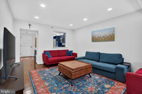 $425,000 | 1805 Crystal Drive, Unit 503S, Arlington, VA 22202