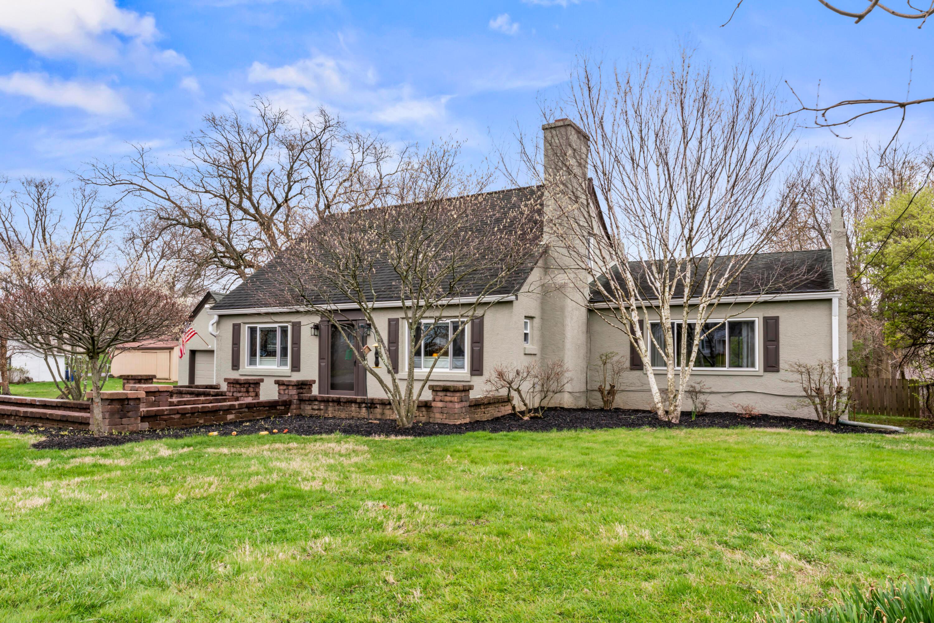 1544 Demorest Road Columbus, OH 43228 - Photo 1 of 18 Front