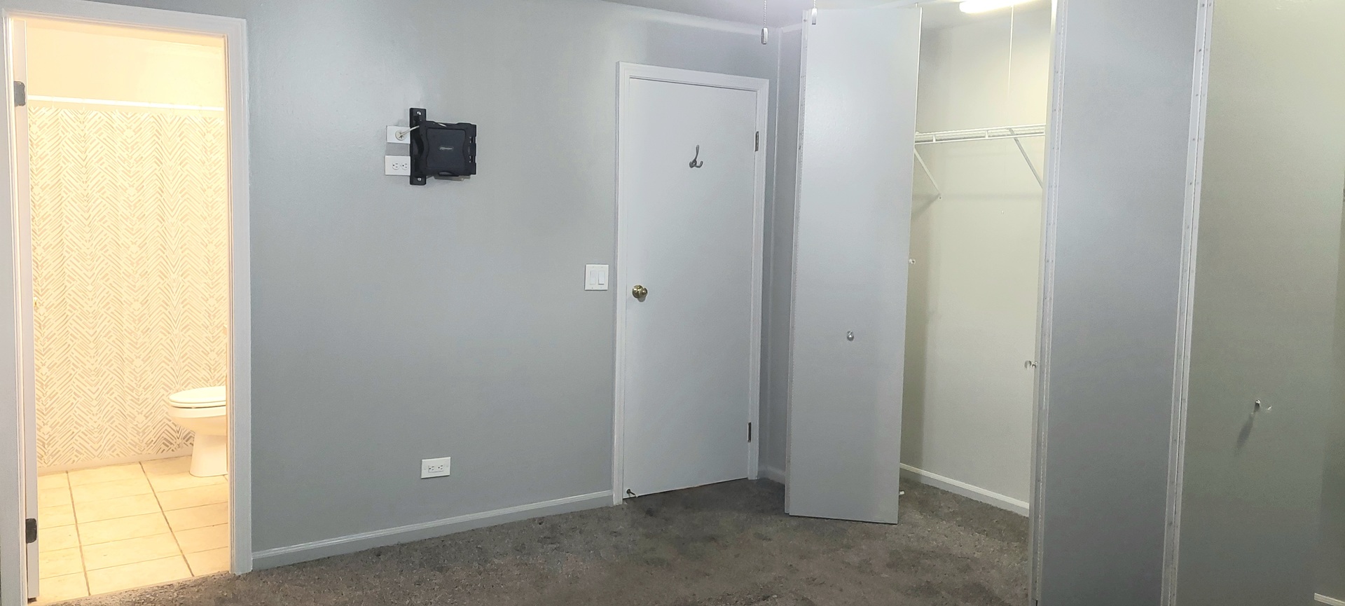 6010 Forest View Road, Unit 1A Lisle, IL 60532 - Photo 12 of 39 a view of an empty room