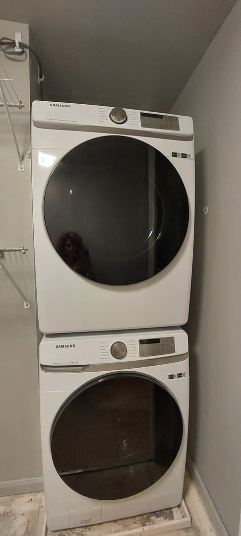 6010 Forest View Road, Unit 1A Lisle, IL 60532 - Photo 18 of 39 a utility room with dryer and washer