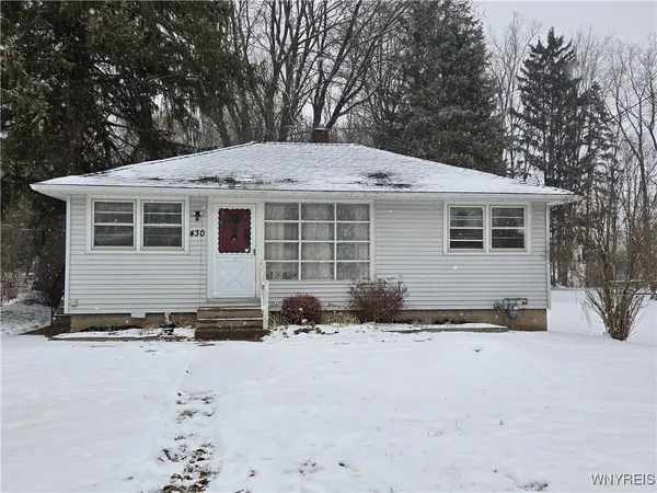 $159,900 | 430 East Oak Orchard Street, Shelby, NY 14103