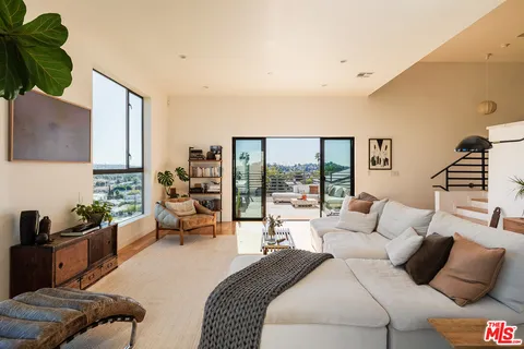 $1,695,000 | 4052 Jennings Drive, Los Angeles, CA 90032