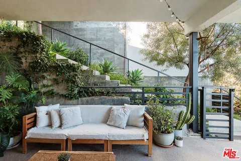 $1,695,000 | 4052 Jennings Drive, Los Angeles, CA 90032