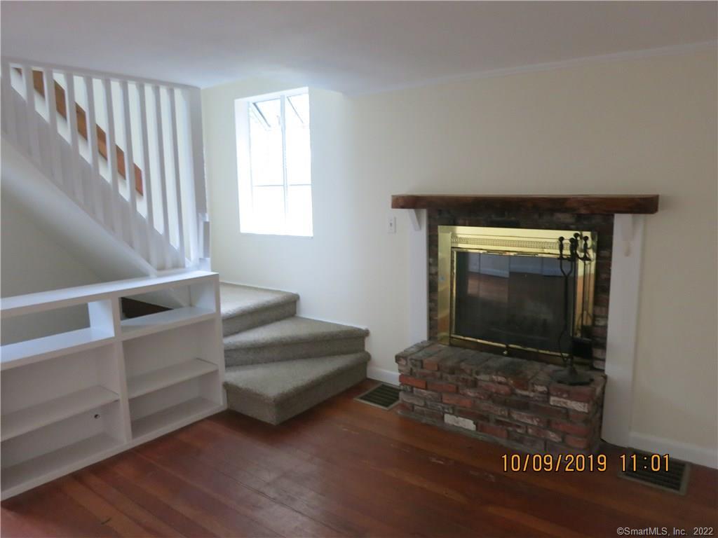 22 Garnet Park Road Madison, CT 06443 - Photo 2 of 18 A loving Living Room.