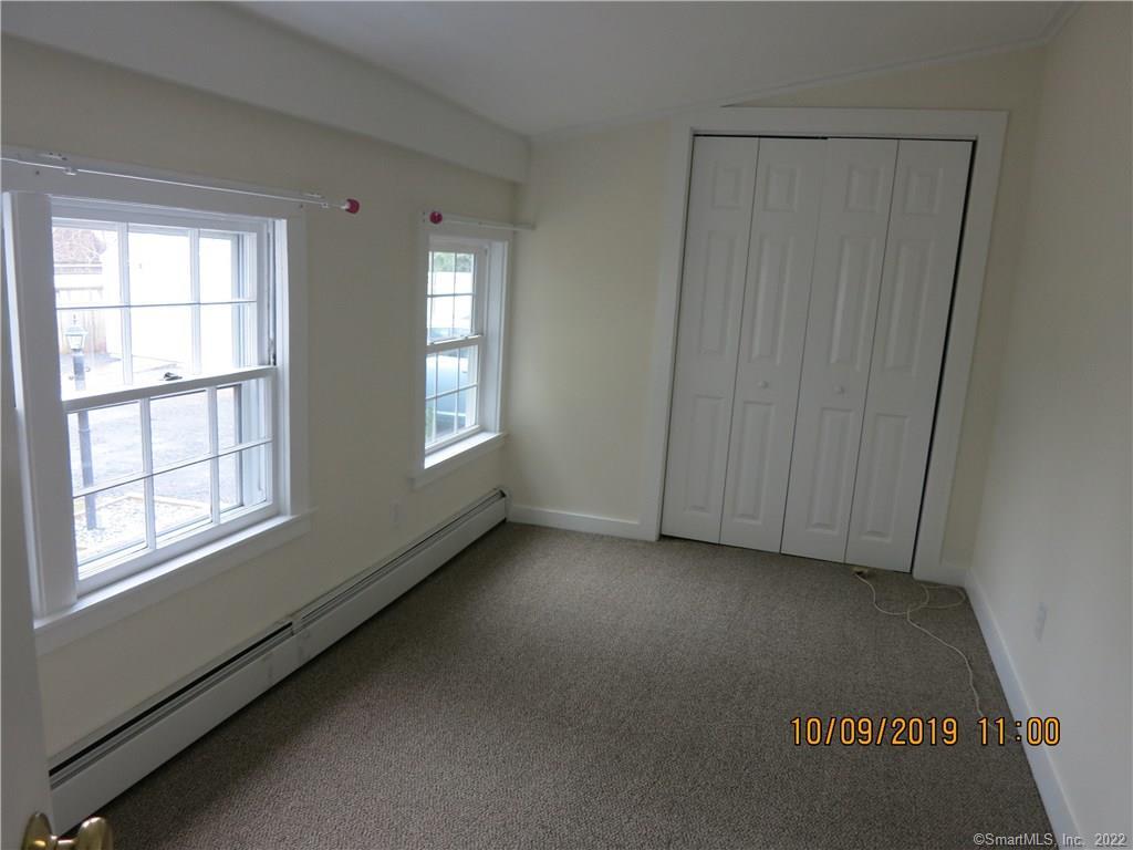 22 Garnet Park Road Madison, CT 06443 - Photo 5 of 18 A room that can be used as the tenant desires.