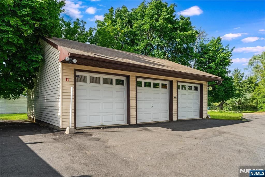 11 Alps Road Wayne, NJ 07470 - Photo 25 of 38