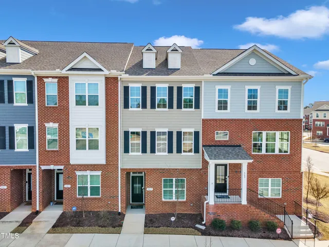 $389,990 | 507 Gateway Townes Boulevard, Wake Forest, NC 27587