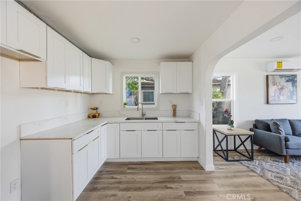 351 West Magnolia Street Compton, CA 90220 - Photo 8 of 39