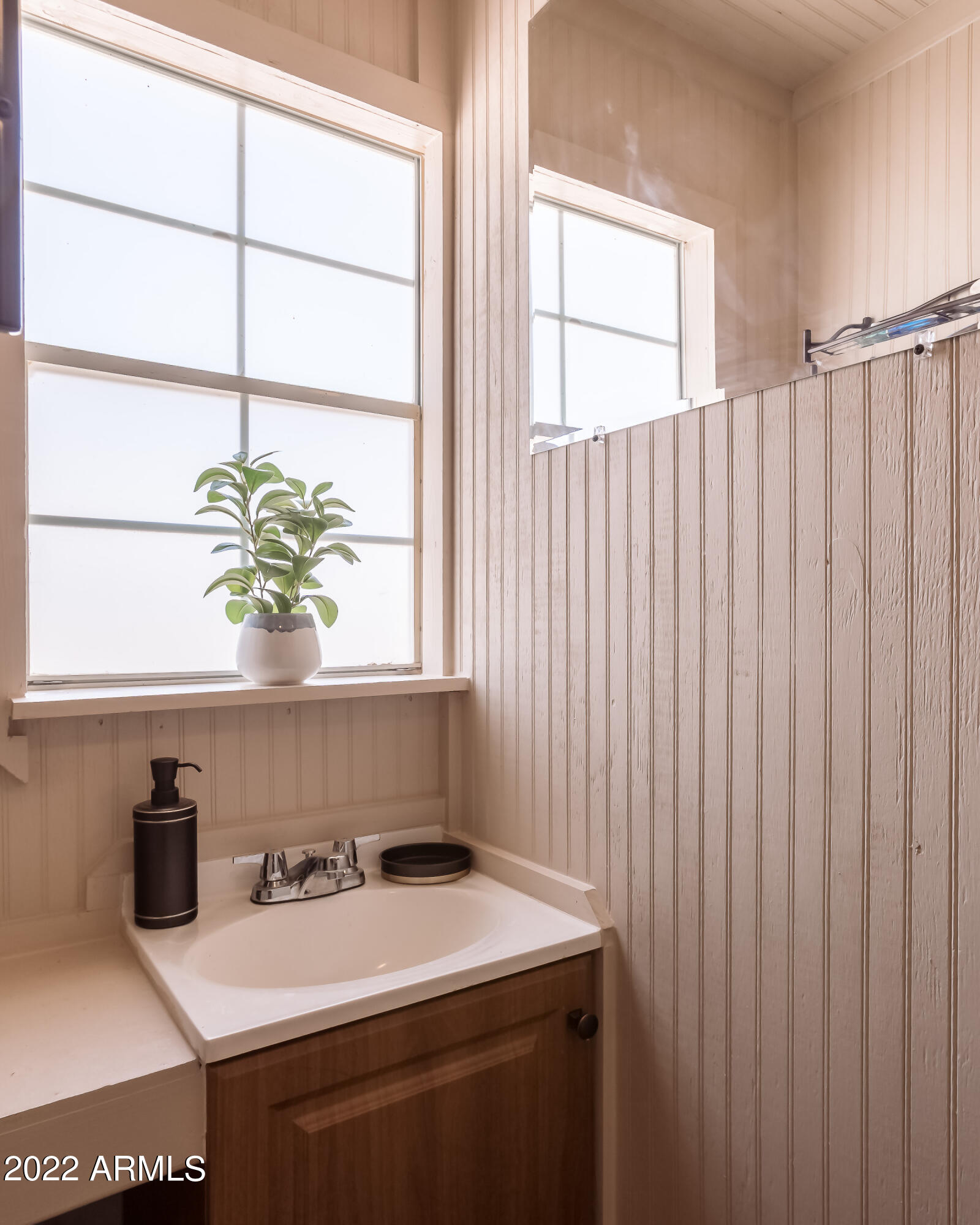 1231 South Rio Vista Road Bisbee, AZ 85603 - Photo 29 of 63 Bathroom & laundry area