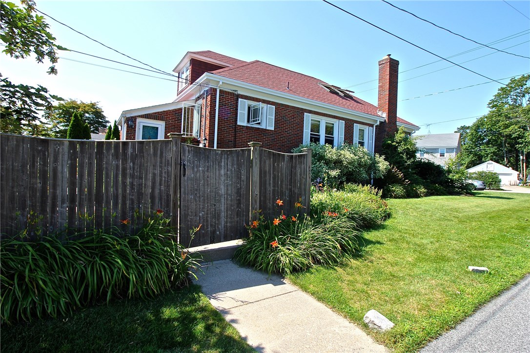 22 Admiral Kalbfus Road Newport, RI 02840 - Photo 24 of 35