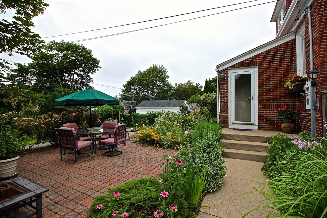 22 Admiral Kalbfus Road Newport, RI 02840 - Photo 25 of 35