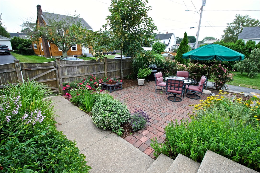 22 Admiral Kalbfus Road Newport, RI 02840 - Photo 27 of 35