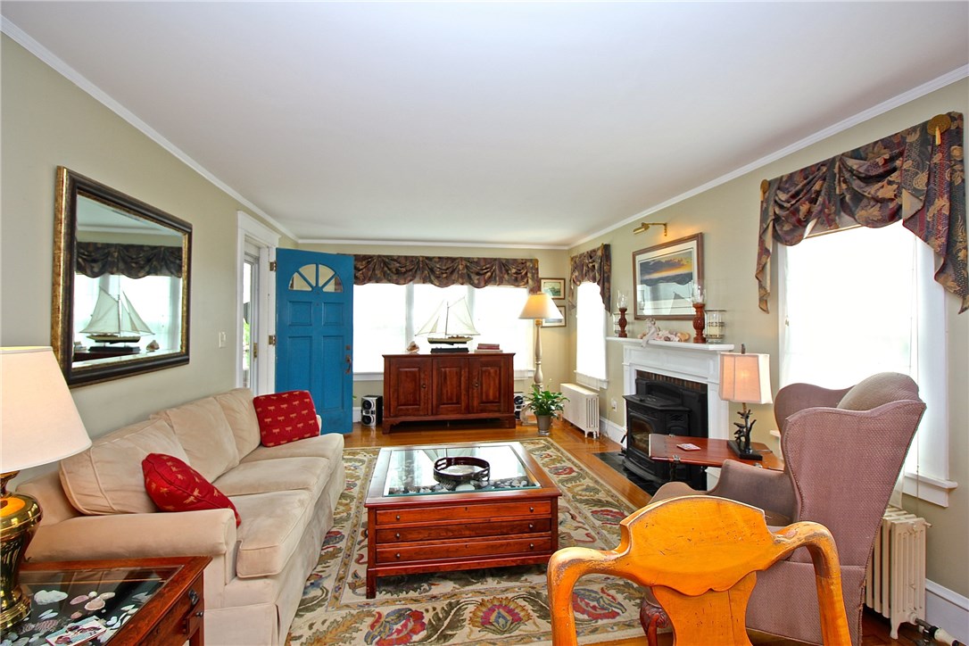 22 Admiral Kalbfus Road Newport, RI 02840 - Photo 10 of 35
