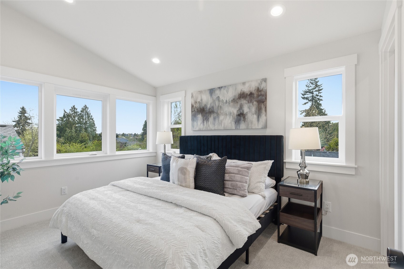 8815 Densmore Avenue North, Unit B Seattle, WA 98103 - Photo 6 of 17