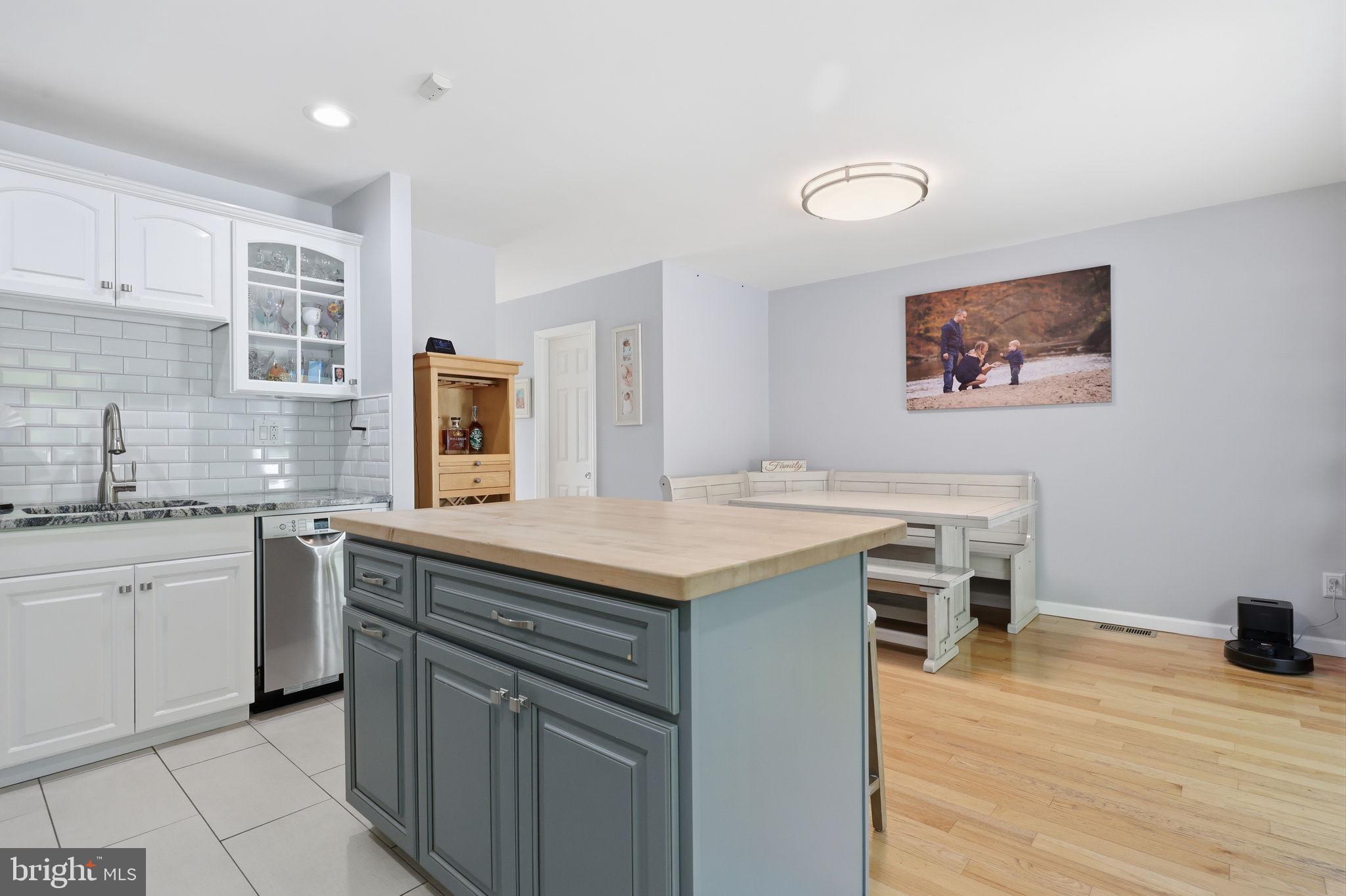 12740 Hollins Road Philadelphia, PA 19154 - Photo 9 of 28