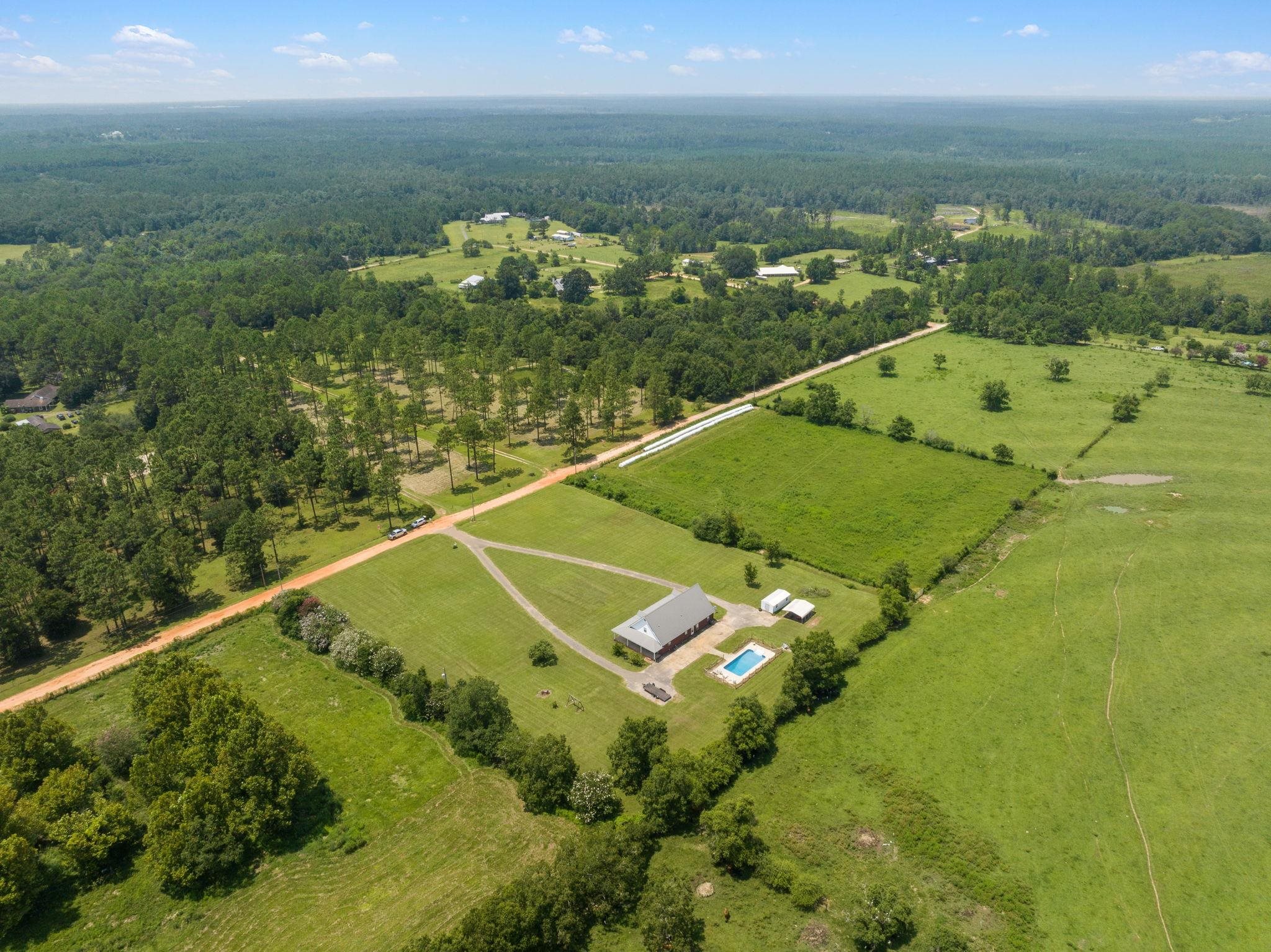 28660 Rose Run Road Robertsdale, AL 36567 - Photo 6 of 47