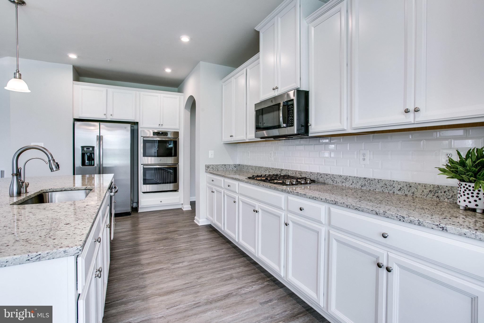 702 Potterfields Court Brunswick, MD 21716 - Photo 23 of 91 upgrade double oven stainless steel appliances
