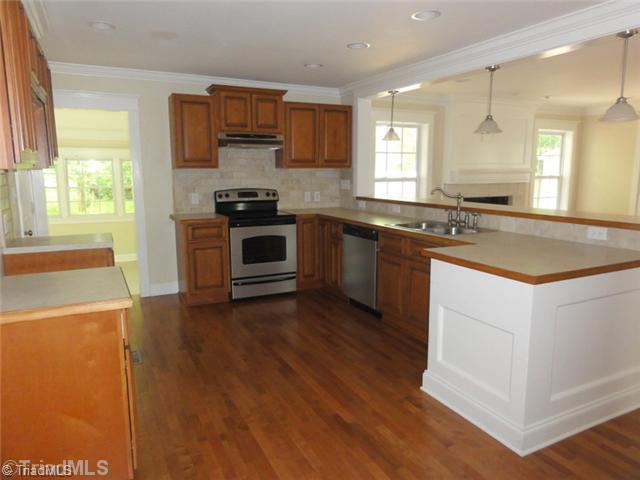 406 Mendenhall Road Jamestown, NC 27282 - Photo 5 of 16 Kitchen.