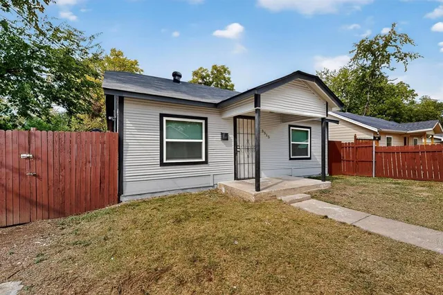 a front view of house with yard