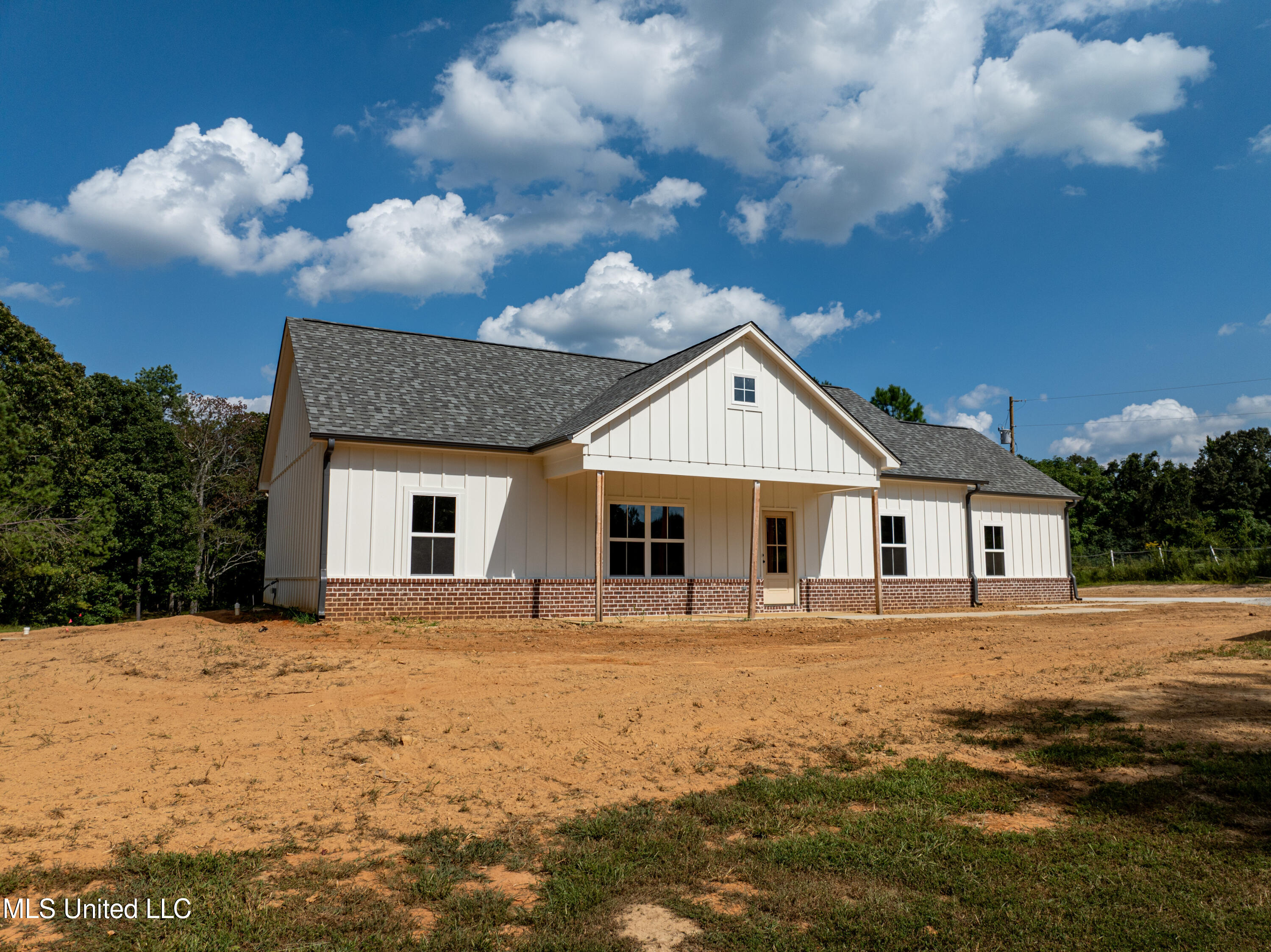 90 Tara Road Holly Springs, MS 38635 - Photo 3 of 34 F398DBD5-4EE3-4B04-B9B9-068F99132FBC