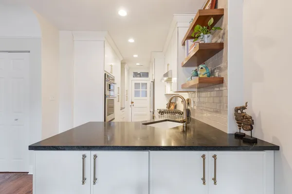 $382,500 | 1118 Washington Boulevard, Unit 1A, Oak Park, IL 60302