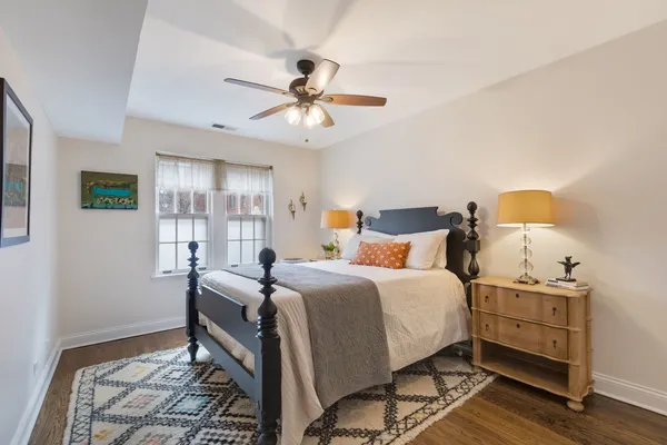 $382,500 | 1118 Washington Boulevard, Unit 1A, Oak Park, IL 60302