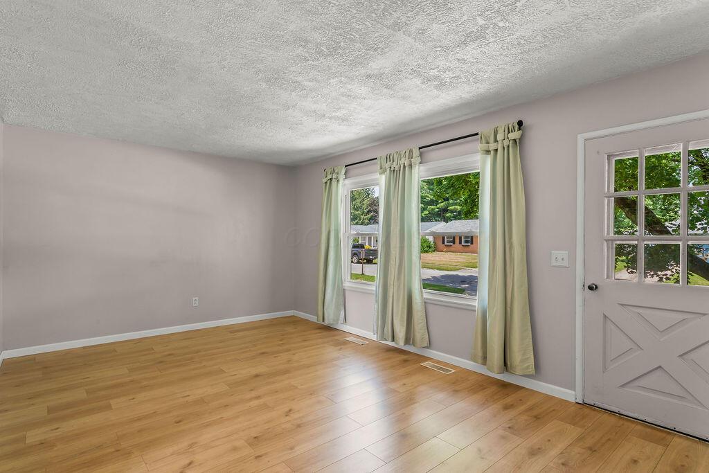 209 Hanover Road Lexington, OH 44904 - Photo 14 of 28 209HanoverRoad_Hommati102(14)