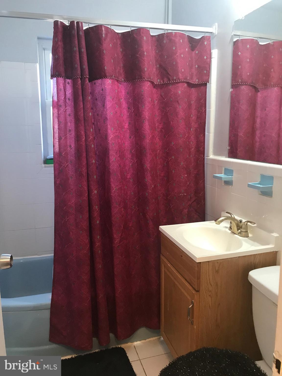 1437 Rittenhouse Street Northwest Washington, DC 20011 - Photo 8 of 16 Upper level full bathroom