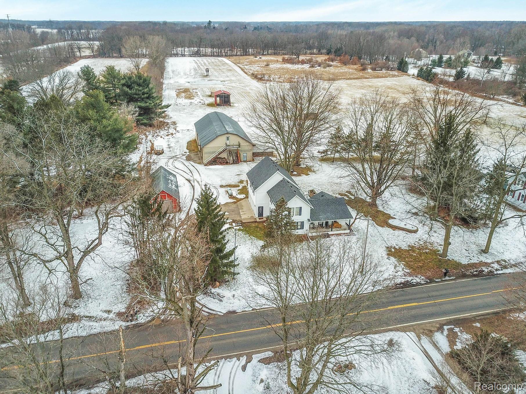 10531 Antcliff Road Fowlerville, MI 48836 - Photo 31 of 34 5.jpg