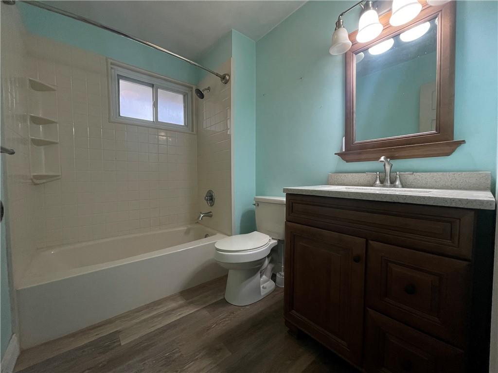 346 Mahood Road Butler, PA 16001 - Photo 6 of 16 Main Bathroom