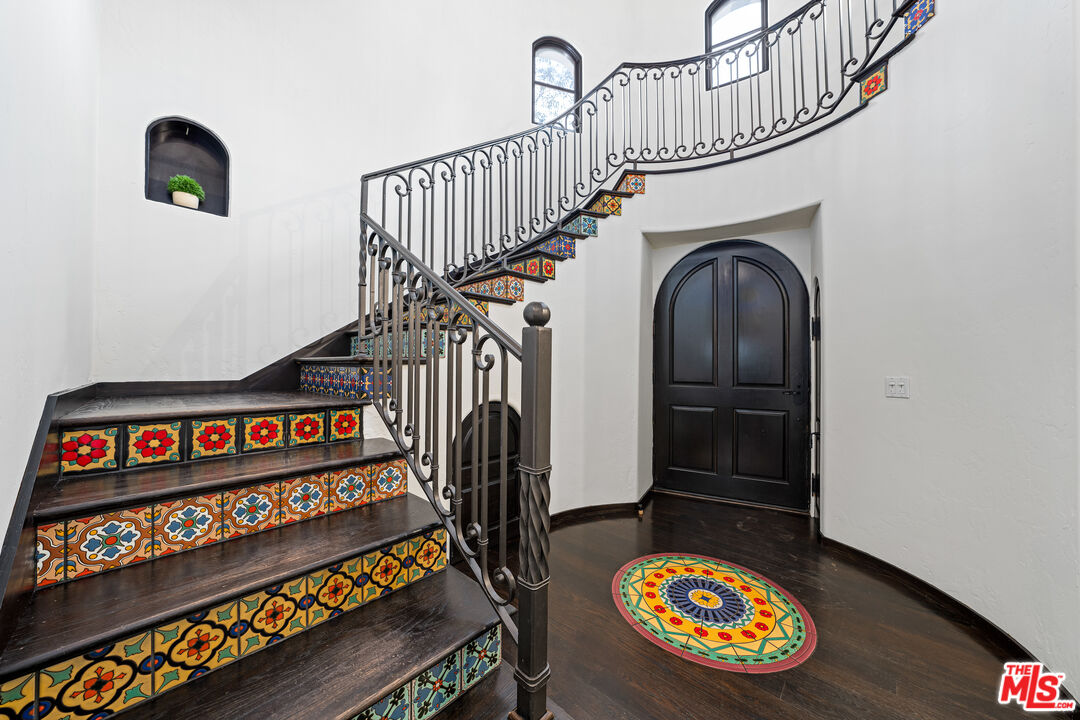 3606 Mandeville Canyon Road Los Angeles, CA 90049 - Photo 4 of 32 a view of entryway with a front door