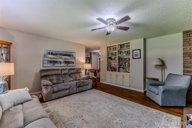 $379,900 | 30672 Hwy Bb, Lebanon, MO 65536