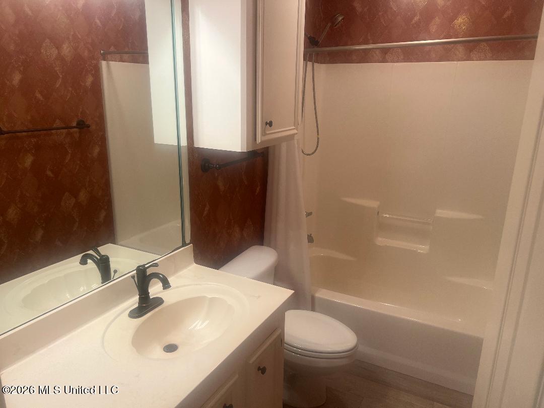 420 Pecan Circle Brandon, MS 39042 - Photo 18 of 25 hallbath
