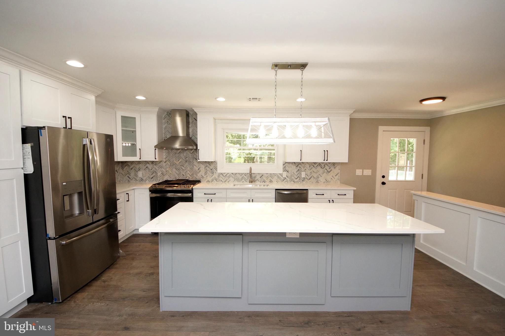 206 Comp Street Hamilton, NJ 08619 - Photo 11 of 41