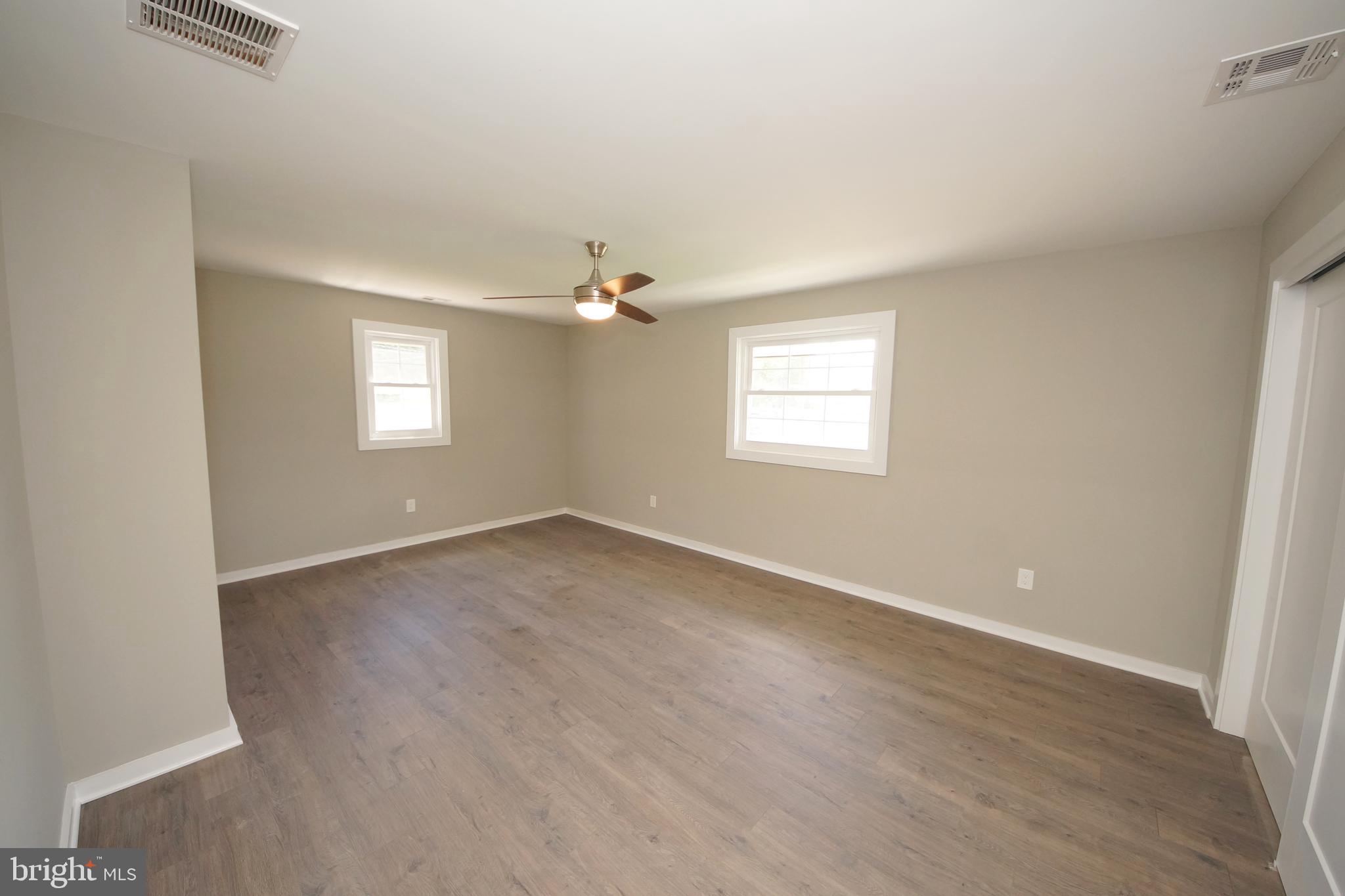 206 Comp Street Hamilton, NJ 08619 - Photo 23 of 41