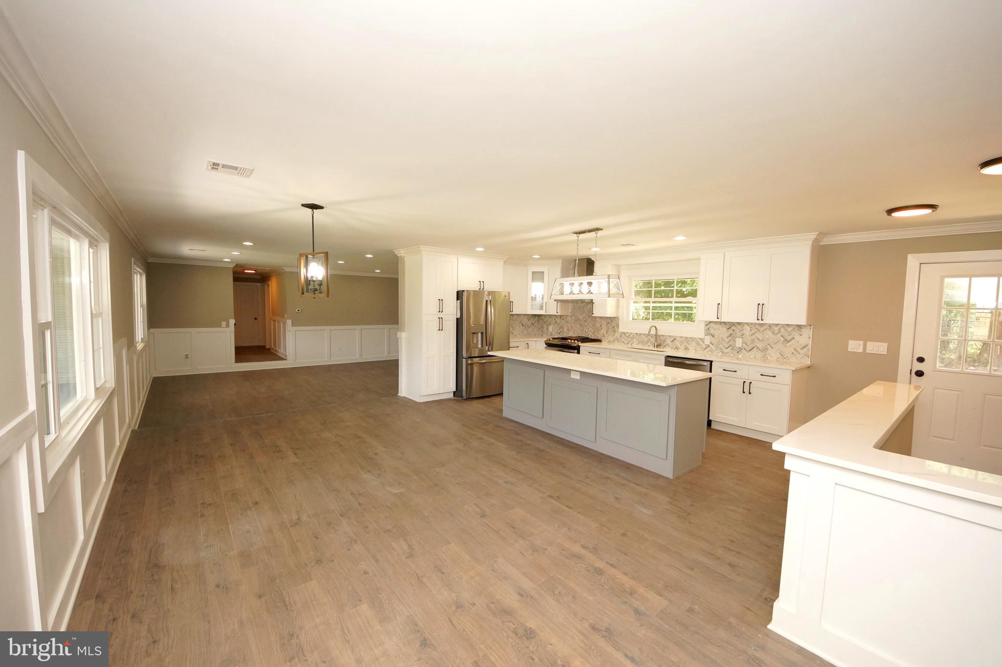 206 Comp Street Hamilton, NJ 08619 - Photo 4 of 41