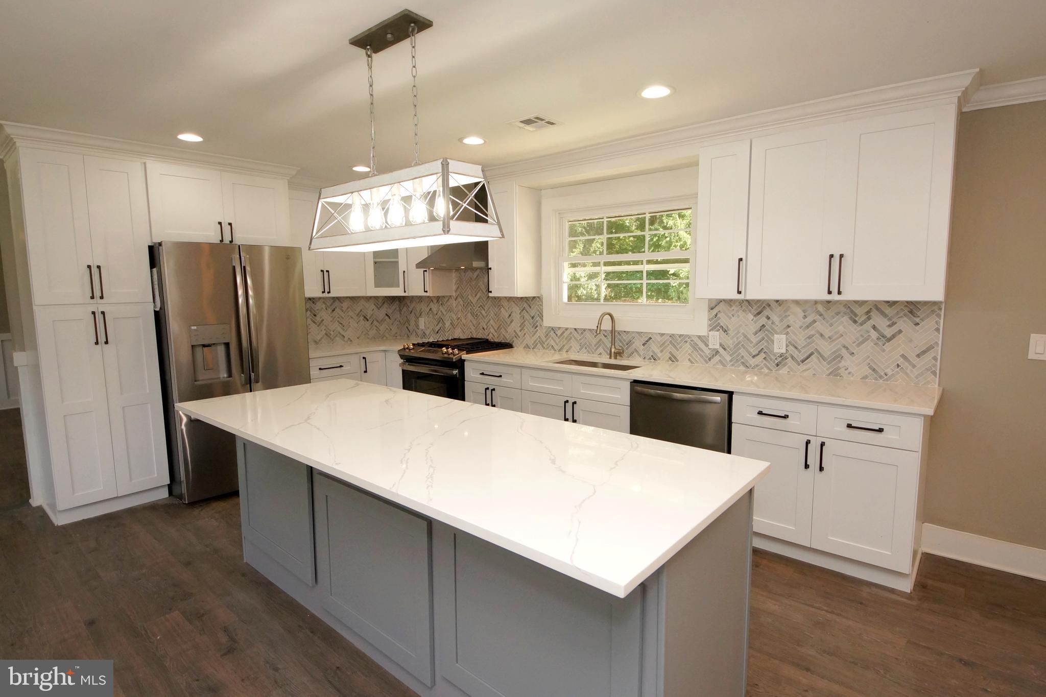 206 Comp Street Hamilton, NJ 08619 - Photo 5 of 41