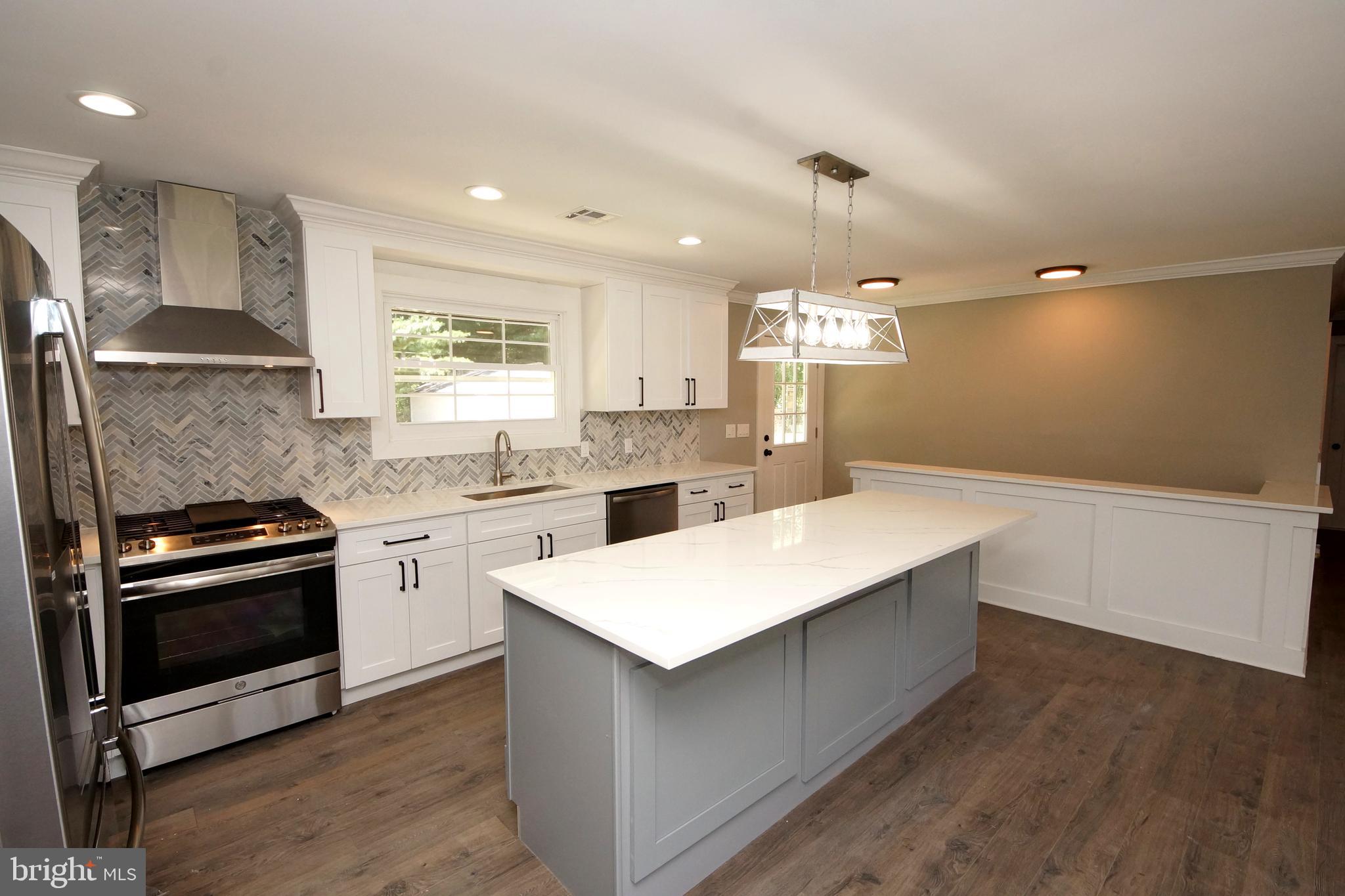 206 Comp Street Hamilton, NJ 08619 - Photo 8 of 41