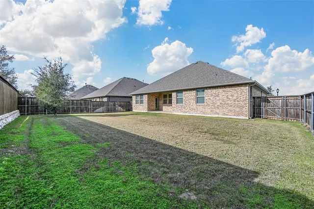 $2,400 | 6100 Brunswick Drive, Aubrey, TX 76227