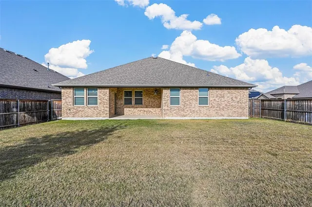 $2,400 | 6100 Brunswick Drive, Aubrey, TX 76227
