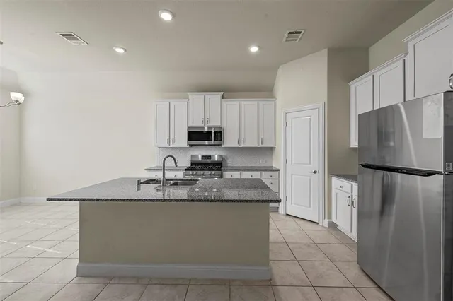 $2,400 | 6100 Brunswick Drive, Aubrey, TX 76227