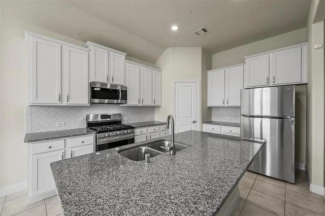 $2,400 | 6100 Brunswick Drive, Aubrey, TX 76227