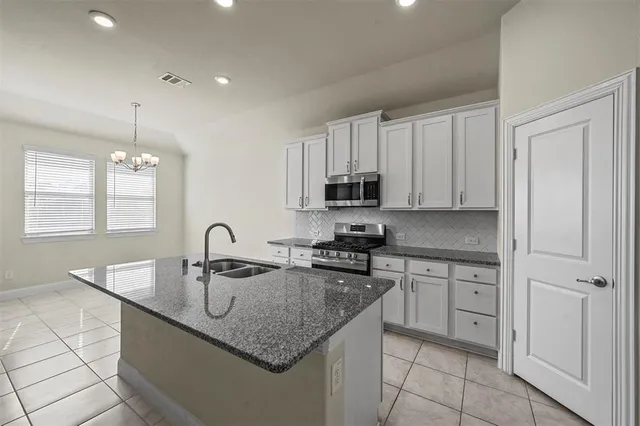 $2,400 | 6100 Brunswick Drive, Aubrey, TX 76227