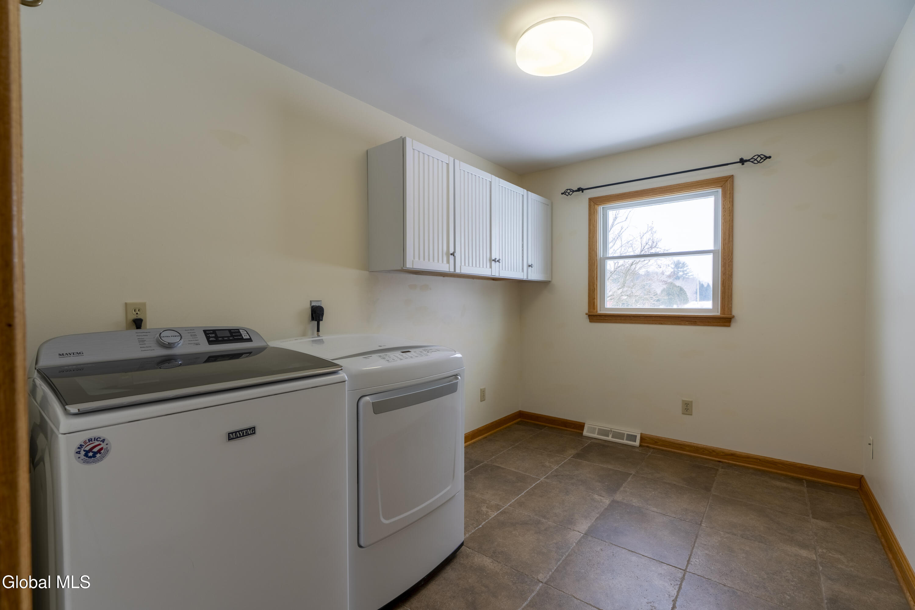 182 Charlton Road Ballston, NY 12020 - Photo 14 of 47 182 Charlton-17