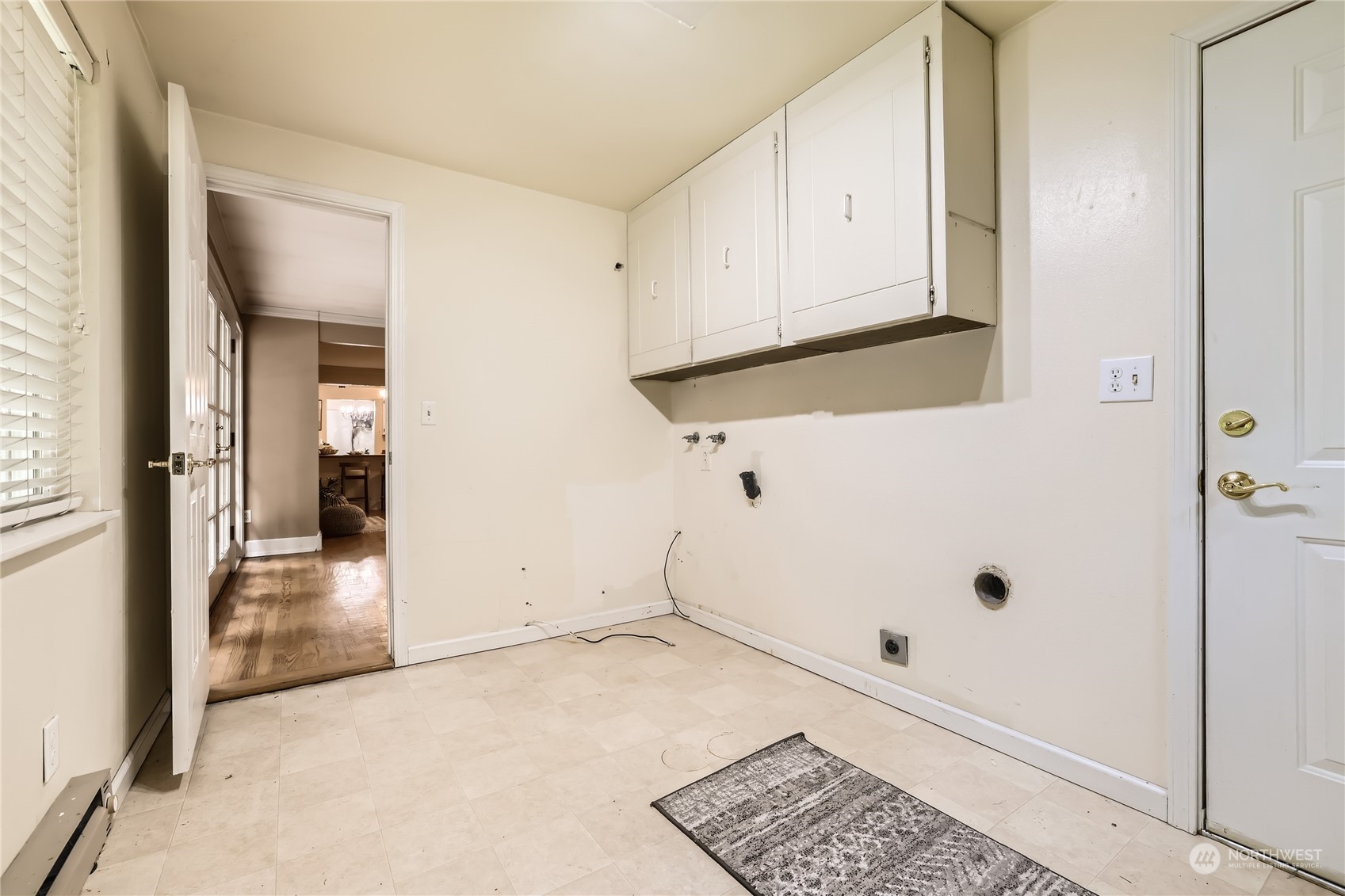 1121 204th Place Southeast Bothell, WA 98012 - Photo 24 of 28 a view of livingroom with hallway